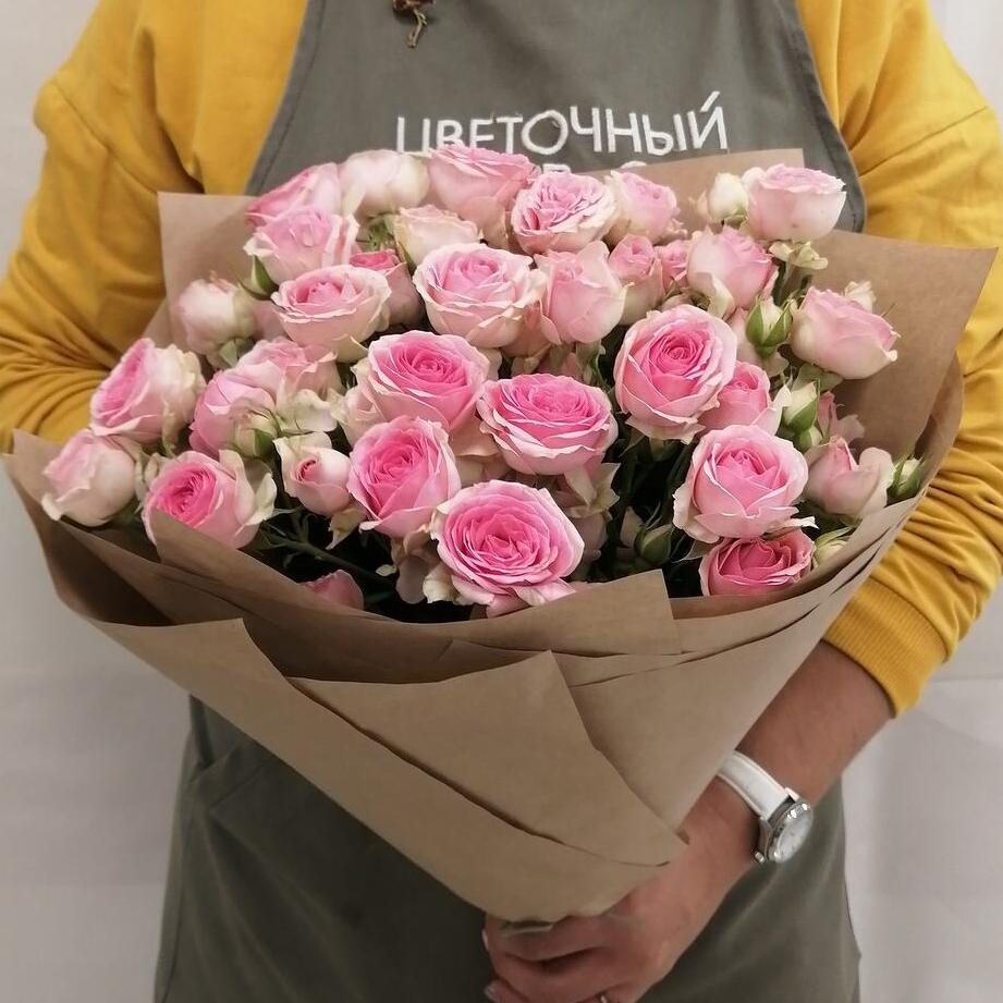 Букет из 9 розовых кустовых роз