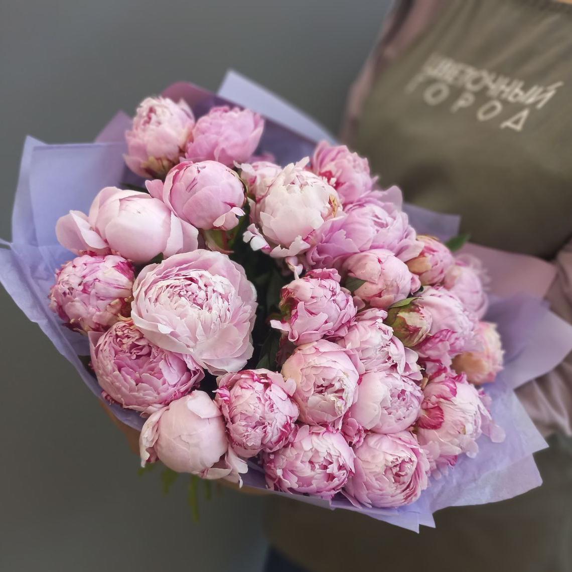 Букет из 25 розовых пионов 
