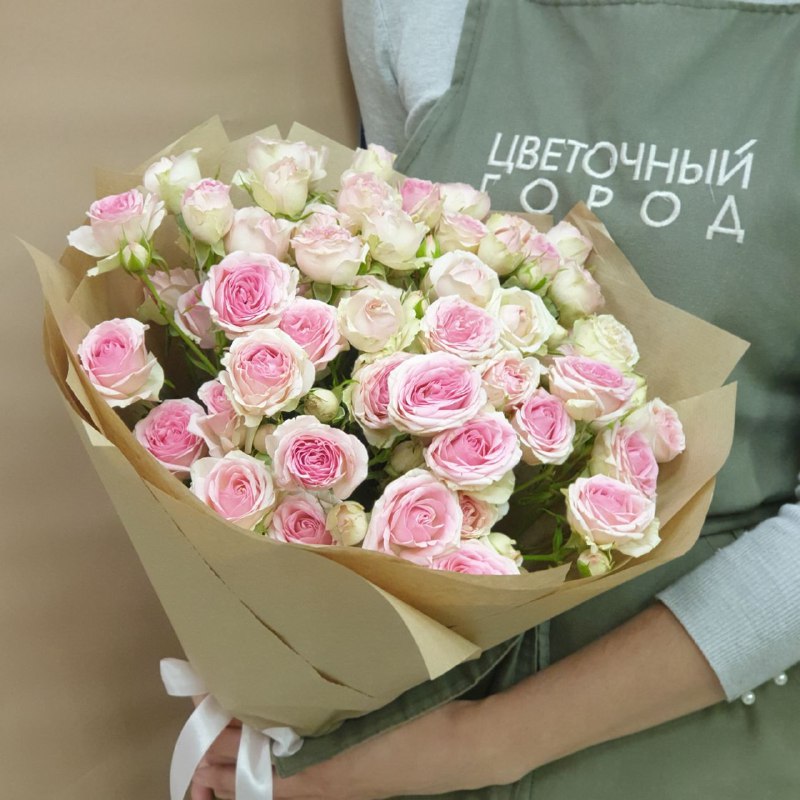Букет из 11 кустовых роз в нежных тонах