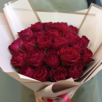 Букет из 25 красных кенийских роз