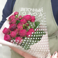 Букет из 5 кустовых пионовидных роз