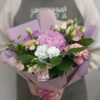 Букет с пионом, хризантемой и розой
